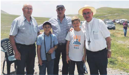 Jóvenes y mayores se dieron cita en las montañas de Ordesa. Jóvenes y mayores se dieron cita en las montañas de Ordesa.