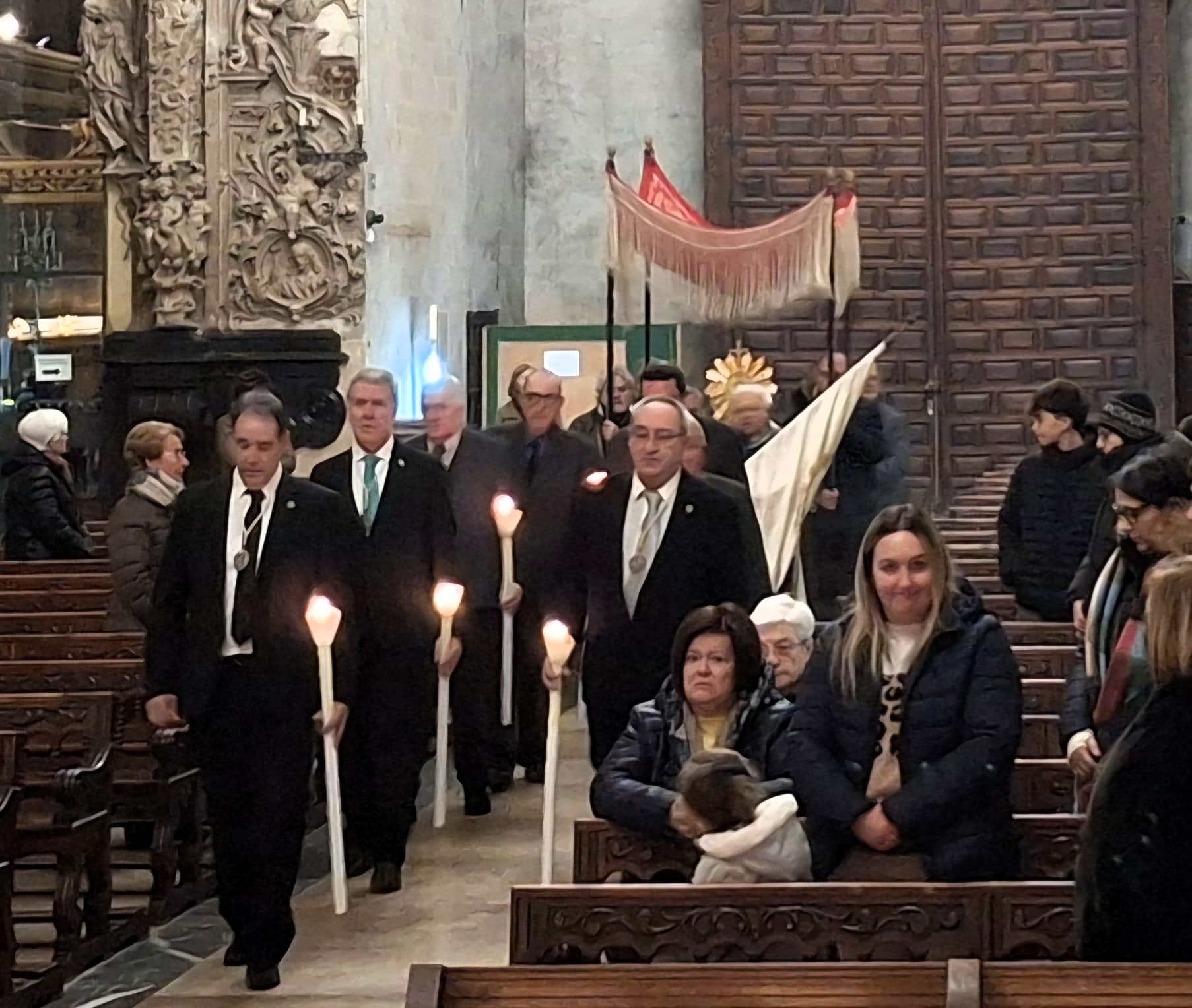 La Minerva estrena 2025 procesionando en la Catedral de Barbastro