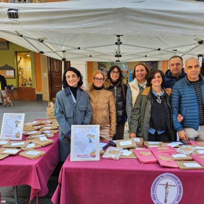 La campaña solidaria “Tus libros son kilos” recoge cerca de 300 kilos de alimentos y más de 350 euros para Cáritas Barbastro-Monzón.