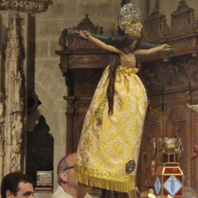 La diócesis de Huesca comienza 2026 venerando al santo Cristo de los Milagros