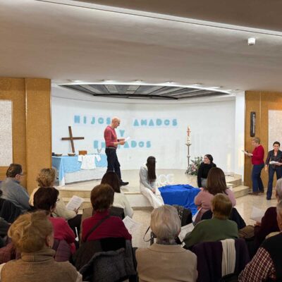 Acción Católica celebra la Navidad en la parroquia turolense de Santa Emerenciana con una emotiva renovación bautismal