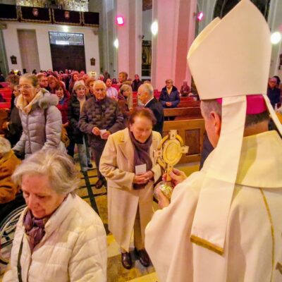 La basílica de san Lorenzo celebra el centenario de la gruta de la Virgen de Lourdes