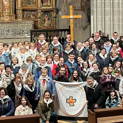 La lluvia no impide que decenas de feligreses de la diócesis de Tarazona acudan a Javier