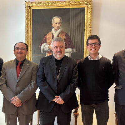 Tres futuros diáconos de la Archidiócesis realizan el juramento de fidelidad