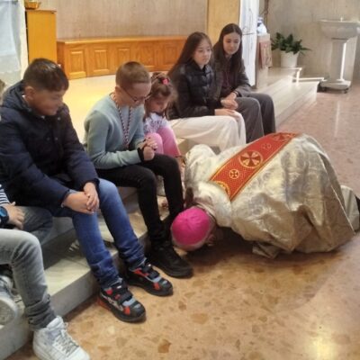 El obispo de Barbastro-Monzón invita a «amar hasta que duela» en una intensa jornada de Jueves Santo