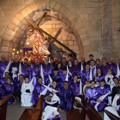 El fervor nazareno recorre las calles de Monzón en la noche del Martes Santo