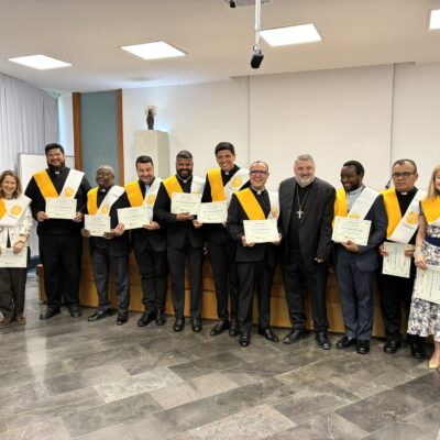 El Centro Regional de Estudios Teológicos de Aragón (CRETA) y del Instituto Superior de Ciencias Religiosas «Nuestra Señora del Pilar» clausuran el curso con la graduación de once alumnos