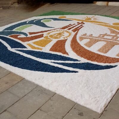 Las alfombras del Corpus de Tamarite, con el viaje del papa a España