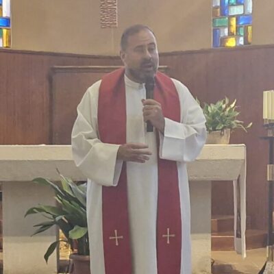 El padre Fadi Azar acerca a Huesca la realidad de los cristianos de Siria y el proyecto solidario «Gota de Leche»