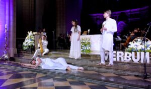 «Verbum» puso el broche de oro al ciclo «Entre la tierra y el cielo» en una Catedral de Teruel abarrotada