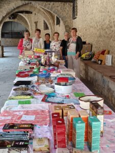 Los grupos parroquiales de Cáritas Teruel han salido a la calle este fin de semana Bajo el lema “Elige amar. Elige comunidad” han mostrado el trabajo que realizan en Monreal del Campo, Cantavieja y Muniesa