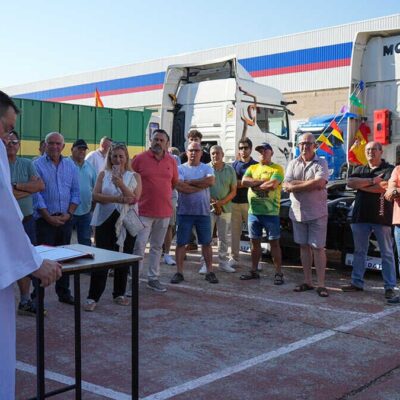 Bendición de vehículos y conductores en la festividad de san Cristóbal