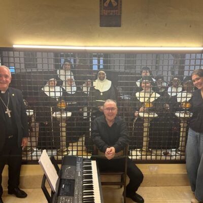 El Monasterio de la Inmaculada de Monzón acogió un concierto-oración con motivo del VIII Centenario del Tránsito de San Francisco de Asís