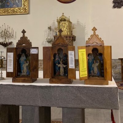 Estadilla revive su historia y devoción con una charla-coloquio sobre sus santos patrones y la visita a sus capillitas