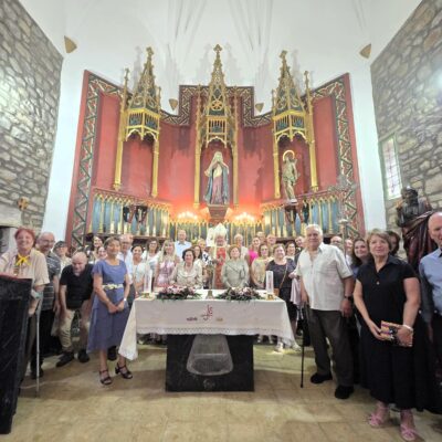El obispo de Barbastro-Monzón consagró el altar mayor de la iglesia de Laspuña