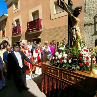 La devoción y el folclore vuelven a iluminar la ermita del Santo Cristo de la Cueva en Remolinos