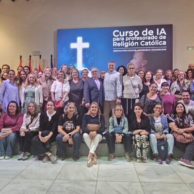 La Inteligencia Artificial al servicio de la clase de Religión: éxito de participación en las jornadas de la Delegación de Educación