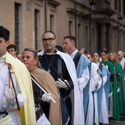 La juventud cofrade llena las calles de Zaragoza