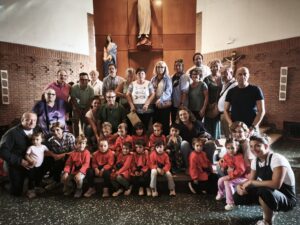 El Colegio Las Viñas de Teruel rindió un emotivo homenaje a los abuelos en el Día Internacional de las Personas Mayores