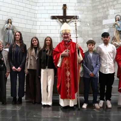 El obispo de Barbastro-Monzón anima a los jóvenes de Ontiñena a «dejar huella» y transformar su entorno