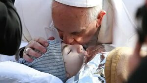 Tres décadas de mensajes de la Iglesia sobre el enfermo, reunidas en una nueva publicación